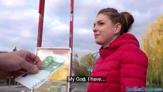 Loira euro gata é fodida em um monte de posições para 100 euros Loira euro gata é fodida em um monte de posições para 100 euros