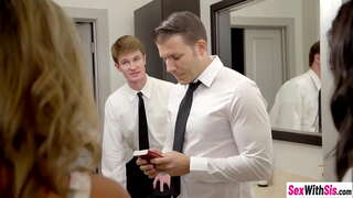 Секси тинејџери Мис Фэрис и Витни Рајт уживали тешко секс тројке након што отсосали члан